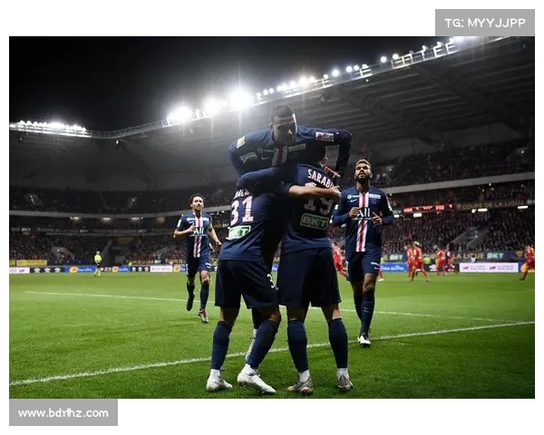 巴黎圣日耳曼在年法国甲级联赛中创下新纪录，连续场不败。