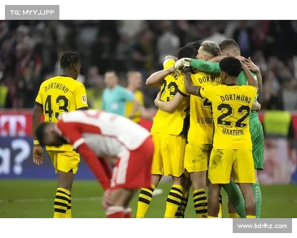 拜仁强势进攻打破僵局，完胜对手